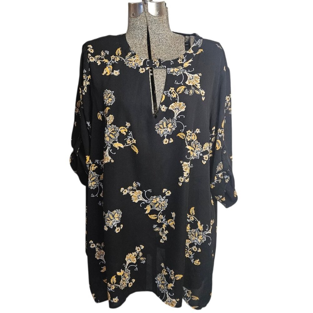Torrid Short Sleeve Tunic Blouse 14/16